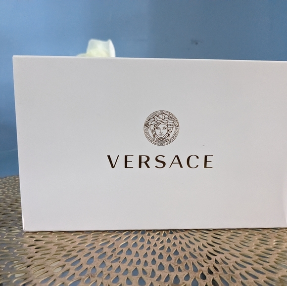 Versace - Picture 8 of 8